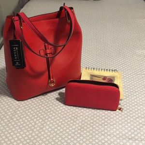 La Terre Fashion women’s purse and wallet